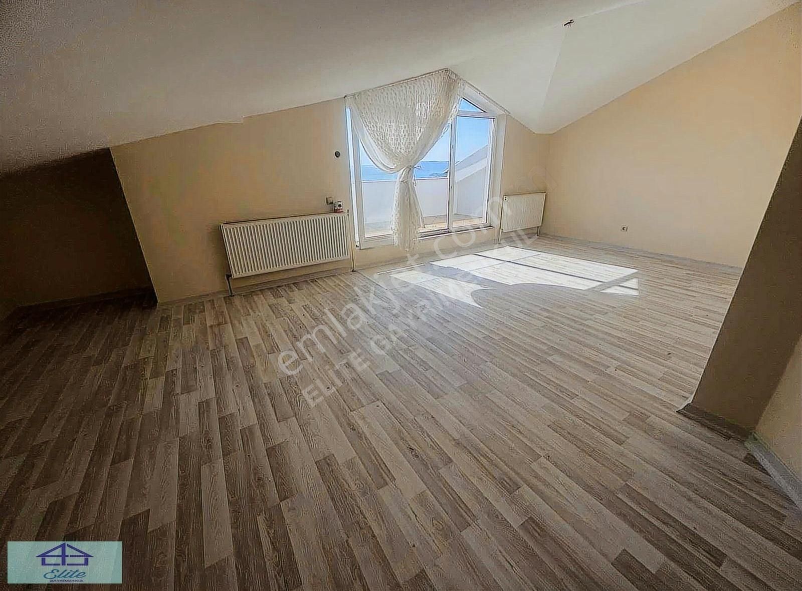 Elite'den Sitede Boğaz Manzaralı Çatı Dubleksi - Görsel 7