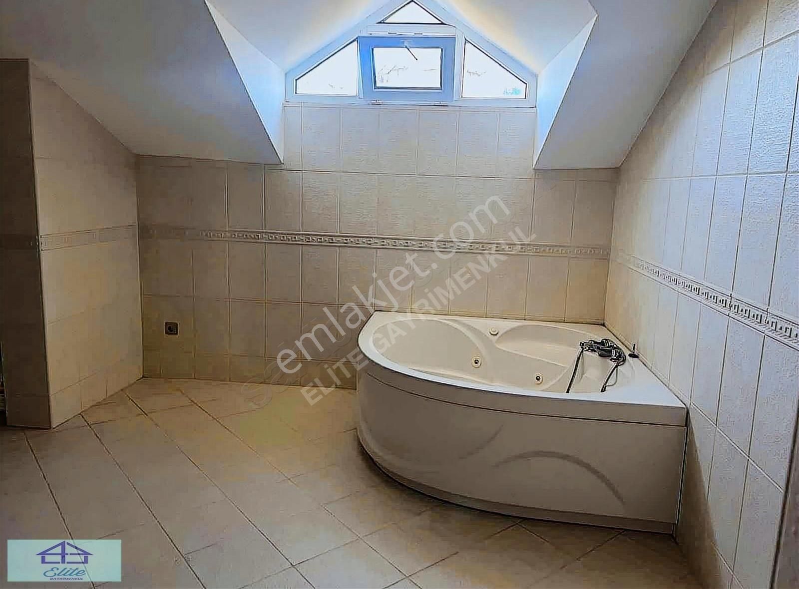 Elite'den Sitede Boğaz Manzaralı Çatı Dubleksi - Görsel 21