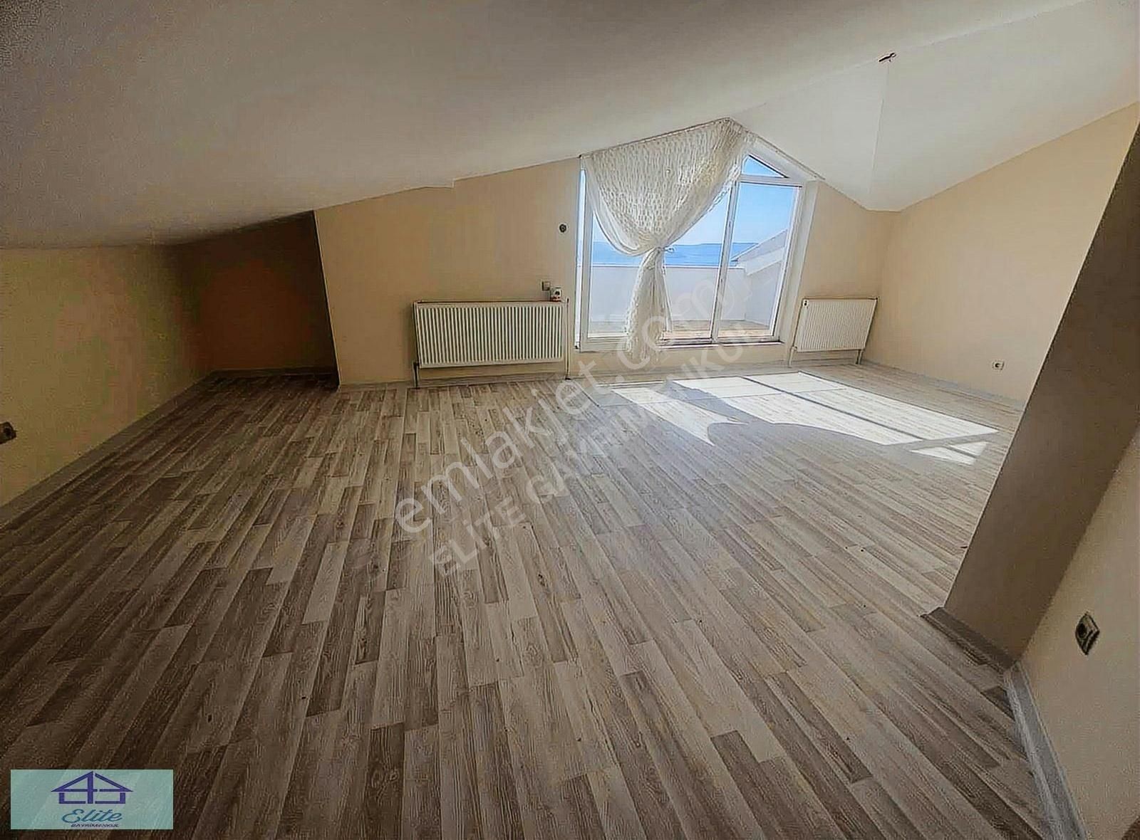 Elite'den Sitede Boğaz Manzaralı Çatı Dubleksi - Görsel 30