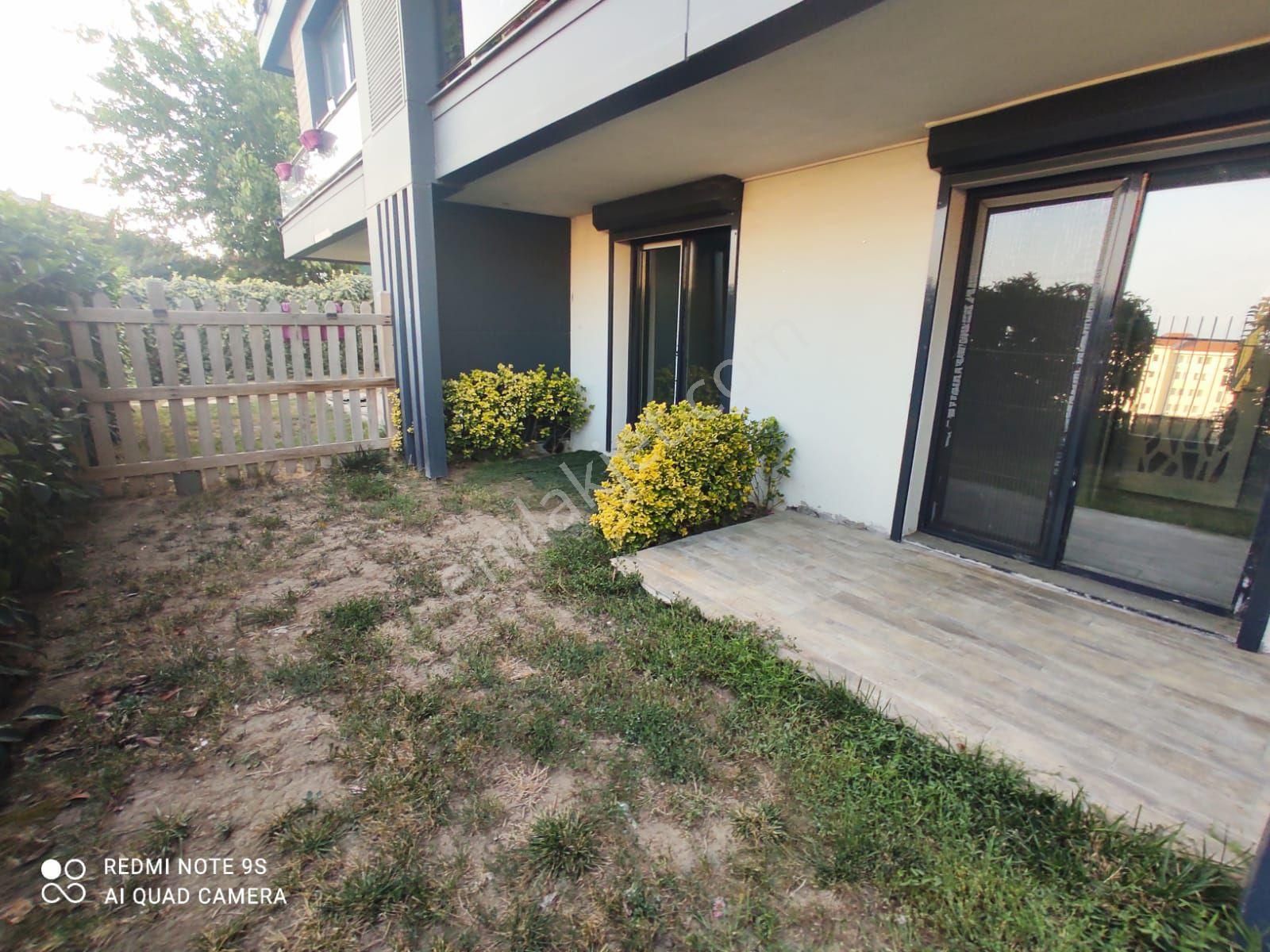 Beylikdüzü Kavakli Sahil Mah 2+1 Bahce Kendisene Ait Giris Kat - Görsel 16