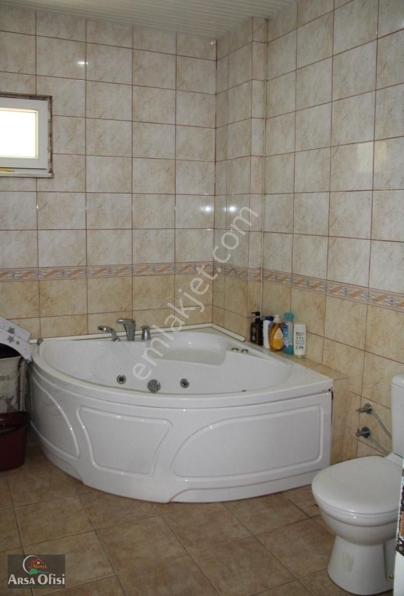 Alanya'da Deniz Ve Şehir Manzaralı Tripleks 5+1 Villa - Görsel 9