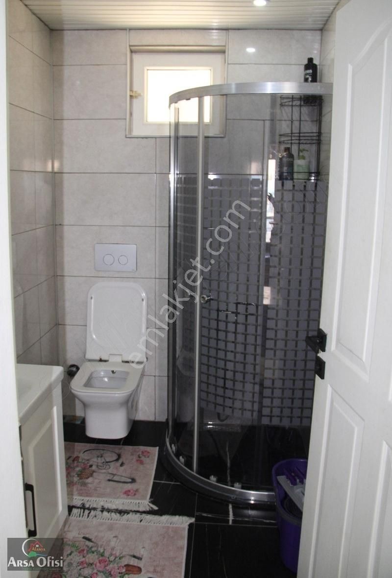 Alanya'da Deniz Ve Şehir Manzaralı Tripleks 5+1 Villa - Görsel 6