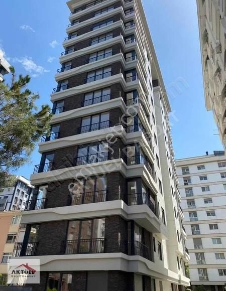 Çiftehavuzlar'da Bağdat Caddesi 2 Adım Sıfır Bina 135 M2 Lüx 3+1