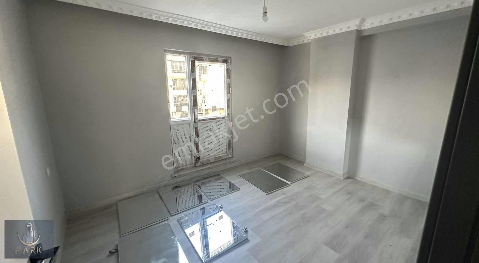 Kapaklıda Cadde Cephe Satılık Balkonlu 1+1 Daire