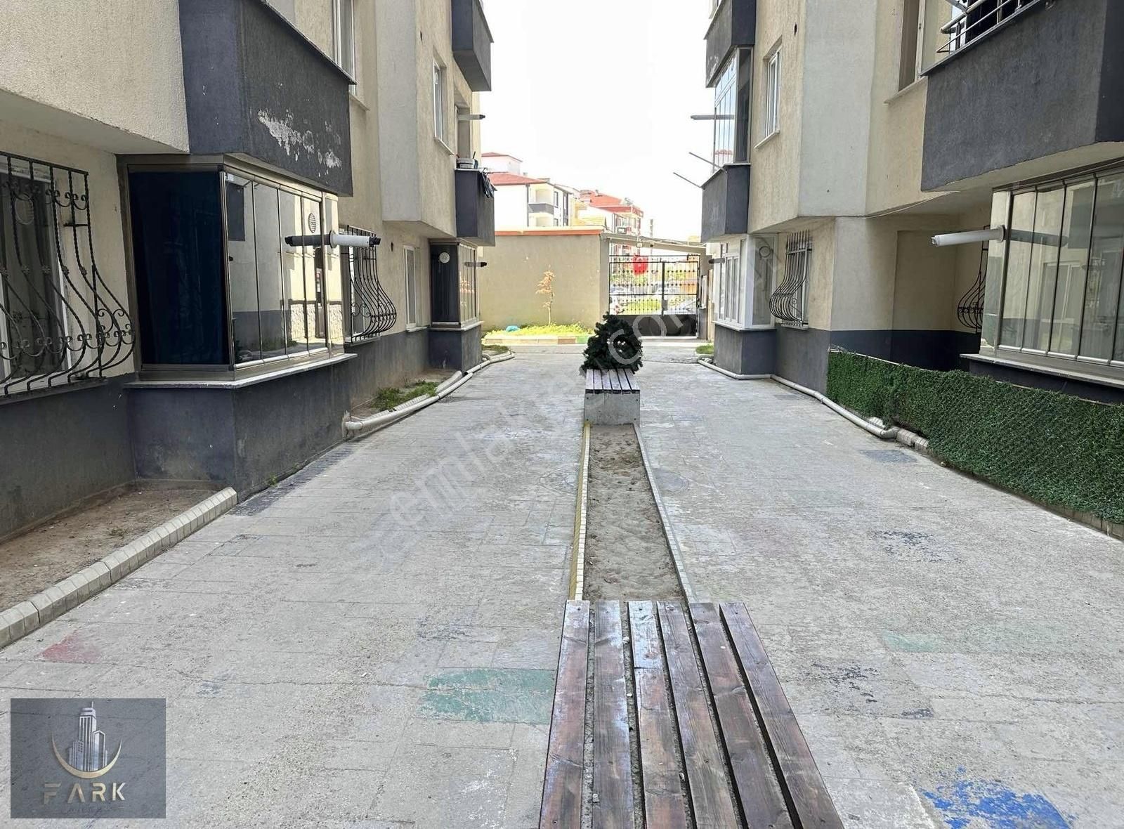 Kapaklı Adnan Menderes Mahallesinde Site İçi 124m2 2+1 Daire
