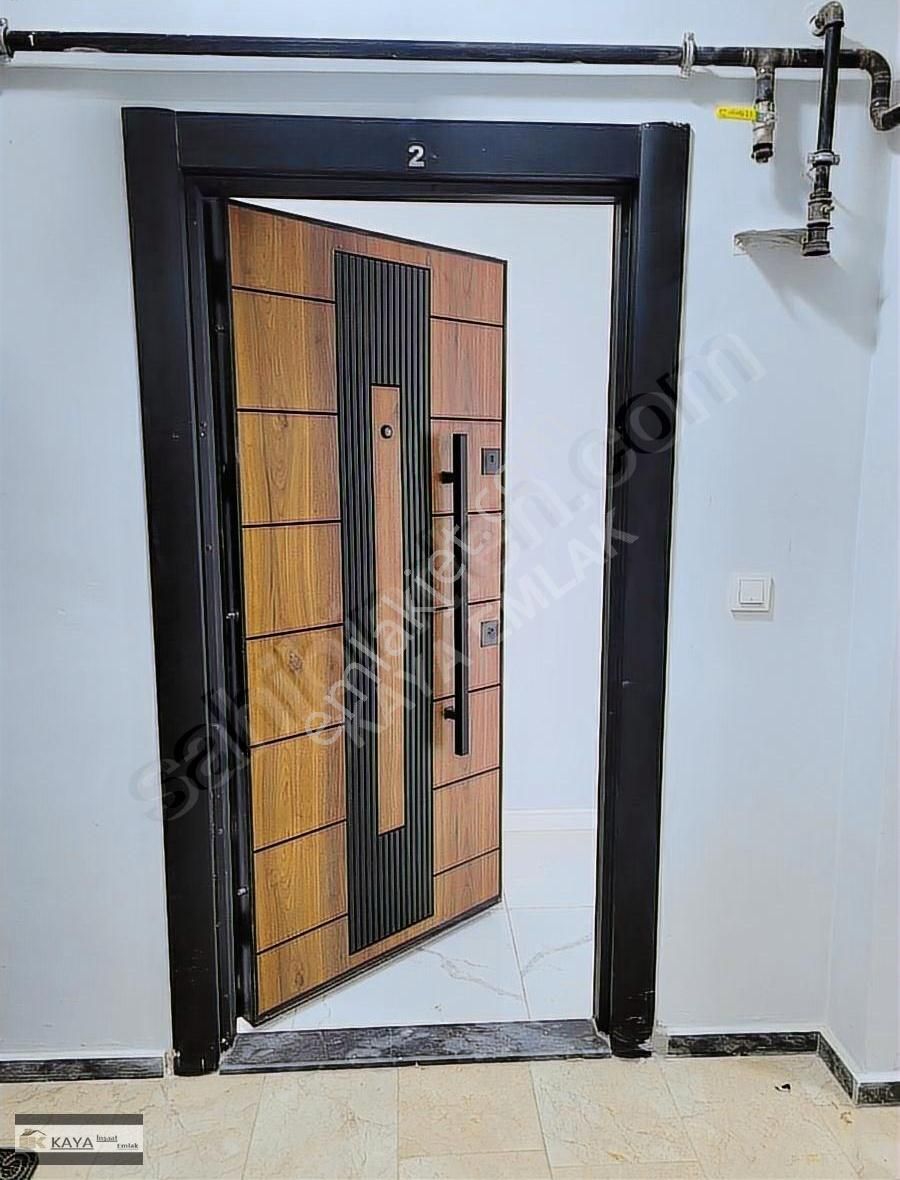 Kaya Emlak'tan Satılık 2+1 Dükkan Üstü Daire