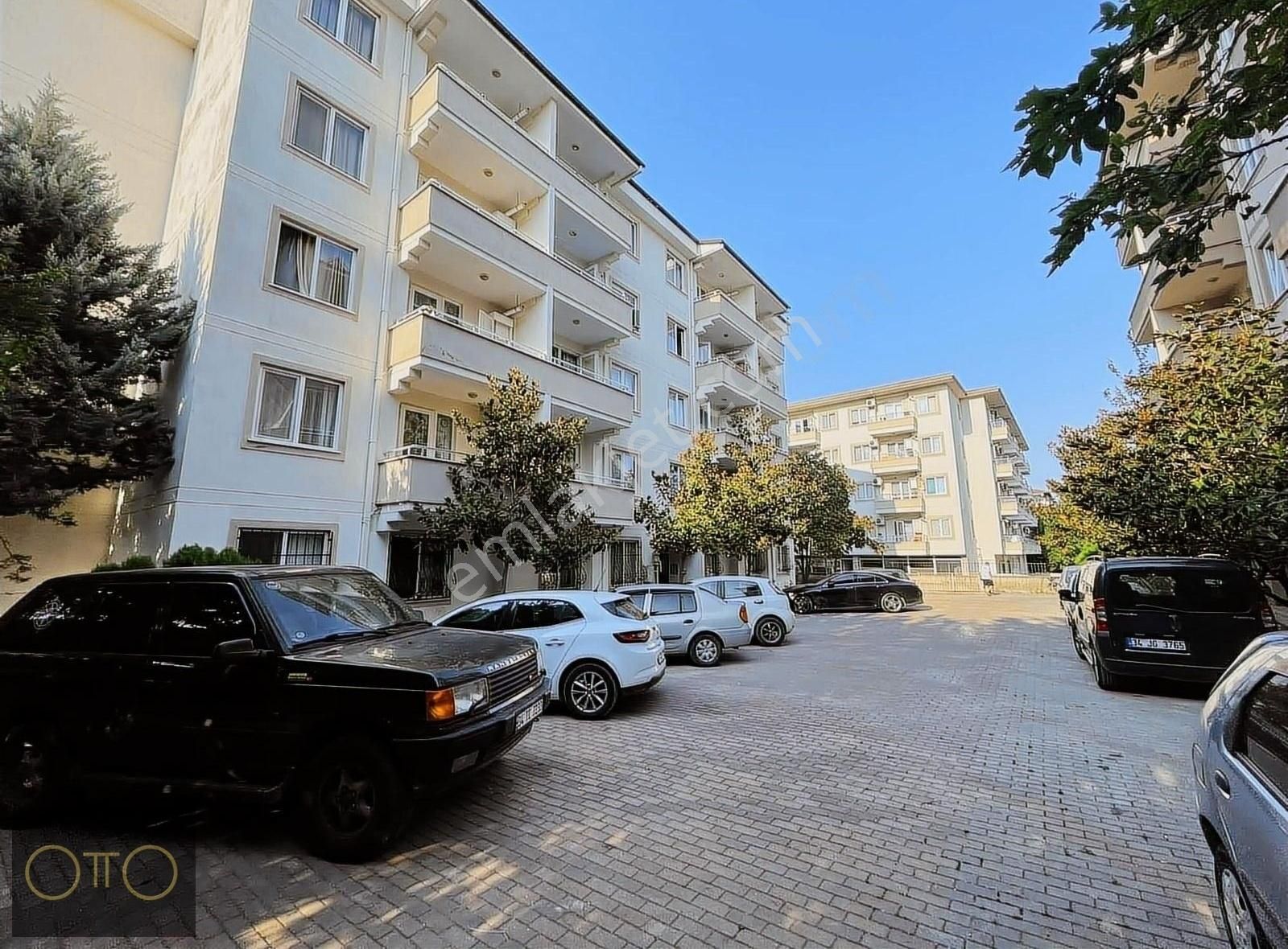 Ottodan Yerleşimde 1+1 Abonelikleri Açık Geniş Kiralık Daire