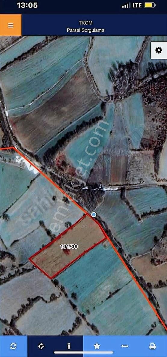 Maltepe Köyünde Çift Yol Cepheli