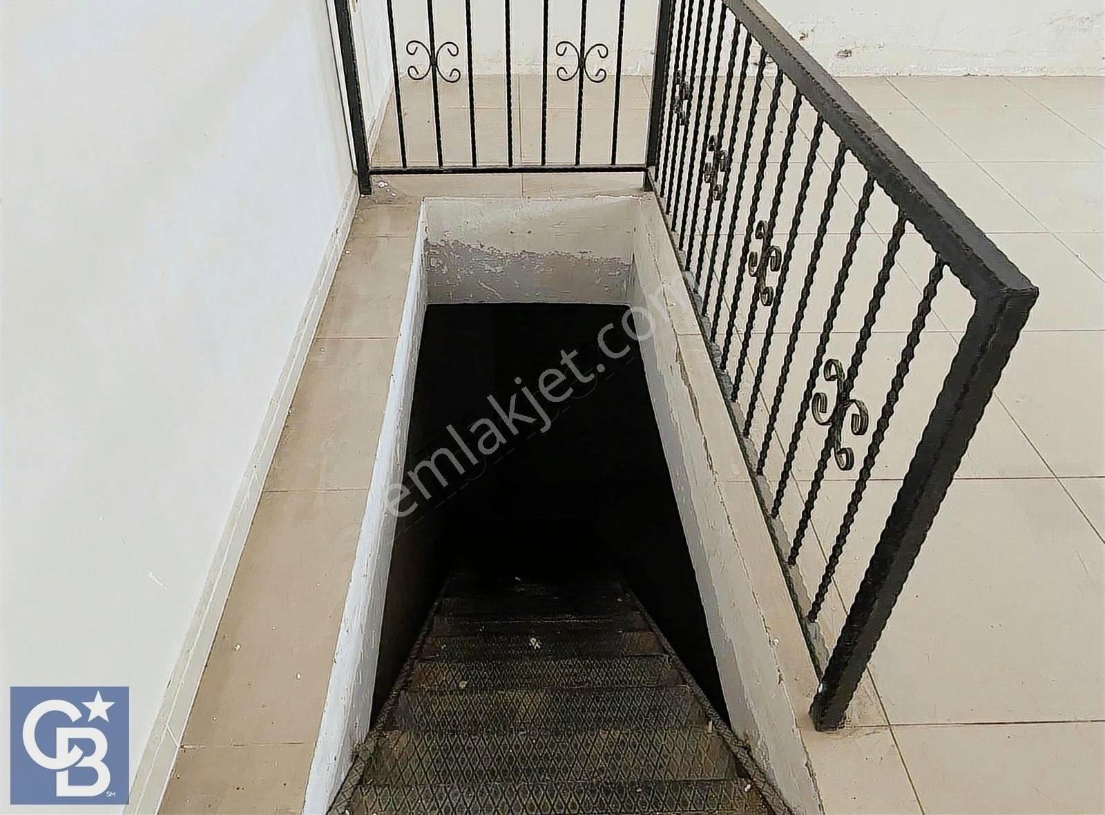 Fatih Caddesi'nde 560 M2 Kullanım Alanı Satılık 2 Dükkan Mağaza