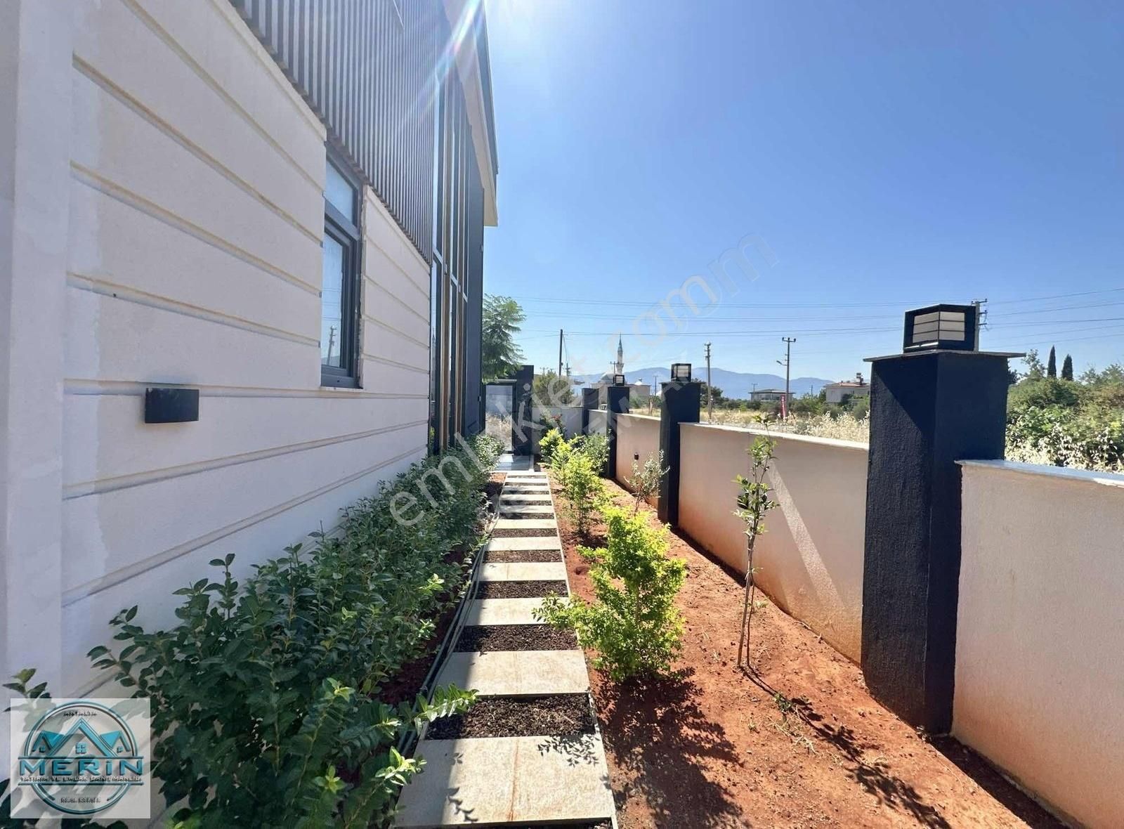 319m2 Arsa İçerisinde Satılık Müstakil 3+1 Villa
