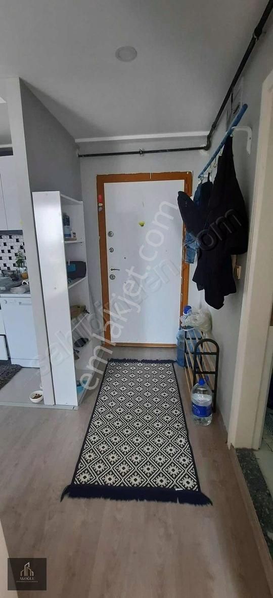 Körfez Mahallesin'de Tranvaya Yakın Deniz Manzaralı Satılık 1+1