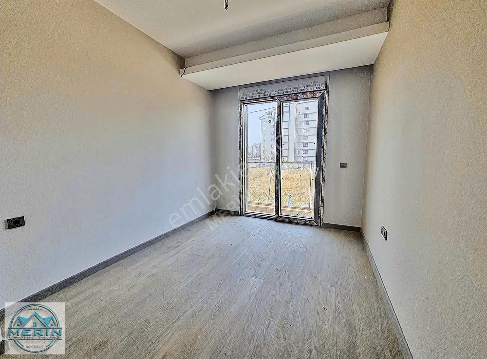 Altıntaş Cross Twins'te Lüks 1+1 Katta Asansörlü Satılık Daire - Görsel 8