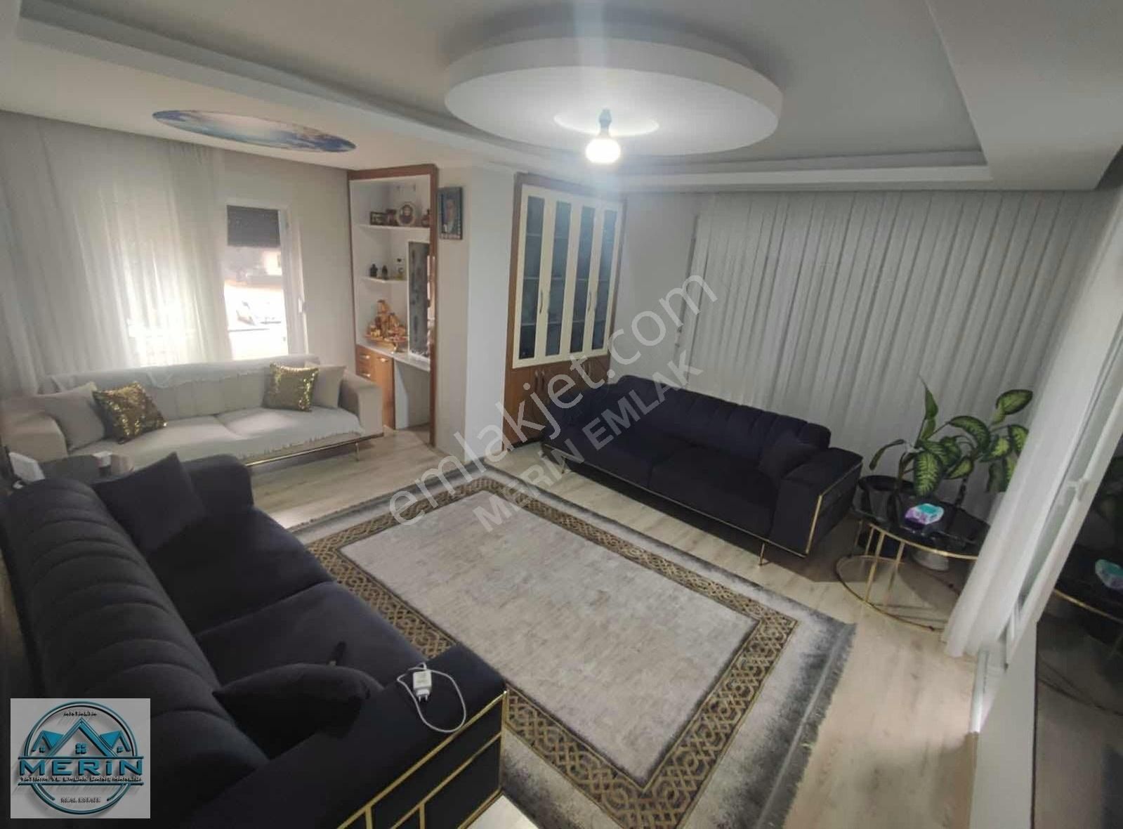 Hüsnü Karakaş'ta Site İçi Katta Geniş 3+1 Daire