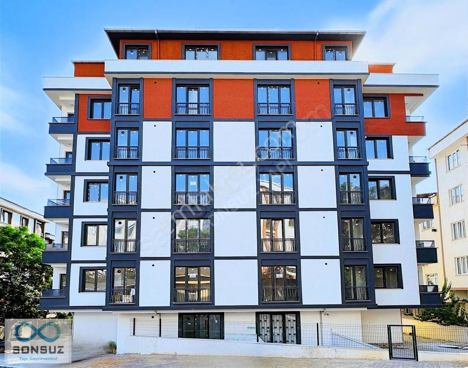 Sonsuz Dan Kapalı Otoparklı İskanlı Balkonlu Sıfır Binada 2+1 !!