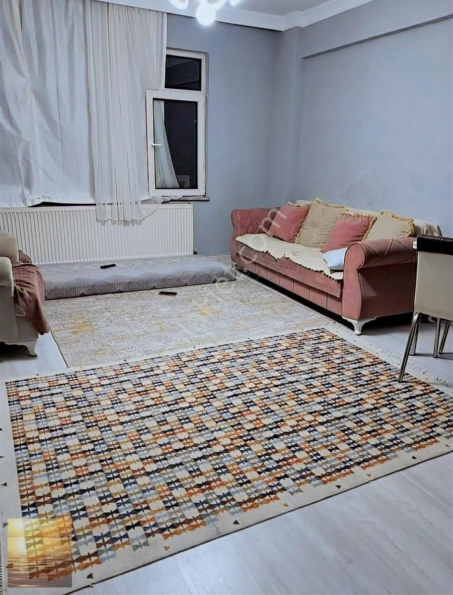 Kulaklık Meydanda 2+1 Satılık Daire