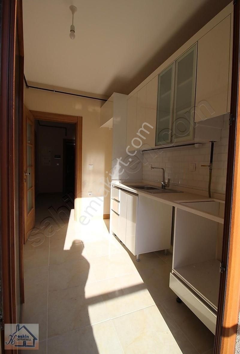 Vadi Evlerinde Satılık 2+1 Köşe Ara Kat Daire - Görsel 3