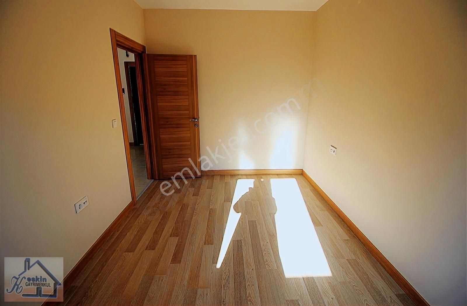 Vadi Evlerinde Satılık 2+1 Köşe Ara Kat Daire - Görsel 11