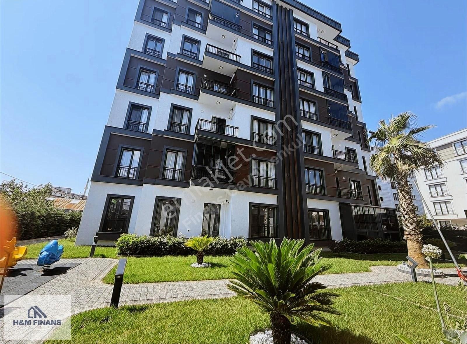 Çekmeköy Palmiye Evleri Sitesinde Satılık Kış Bahçeli 3+1 Daire
