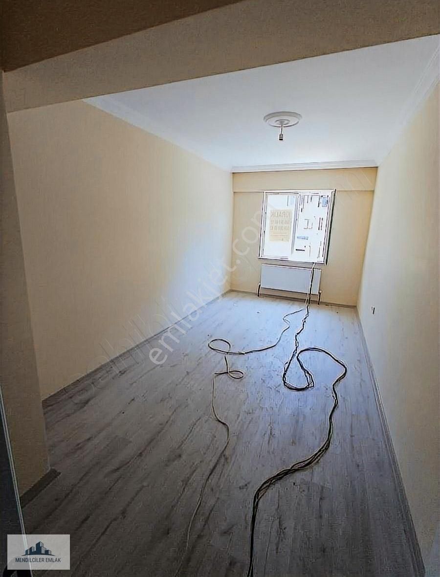 Türkmen'in Kahvesi Civarı Ayrı Mutfaklı Geniş 1+1sifir Daire