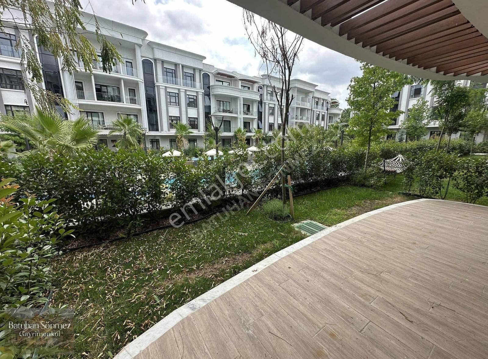 Kartepe Sarımeşe Zeray Mahal'de Kiralık 1+1 Bahçe Kat
