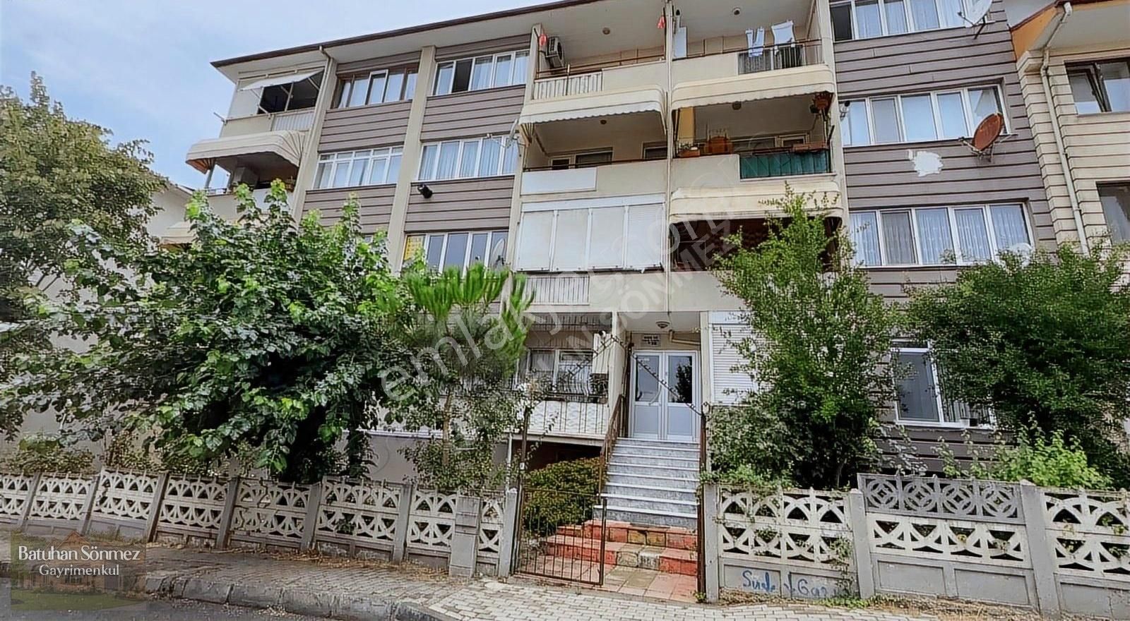 Derince'de Satılık Arakat 3+1 Daire