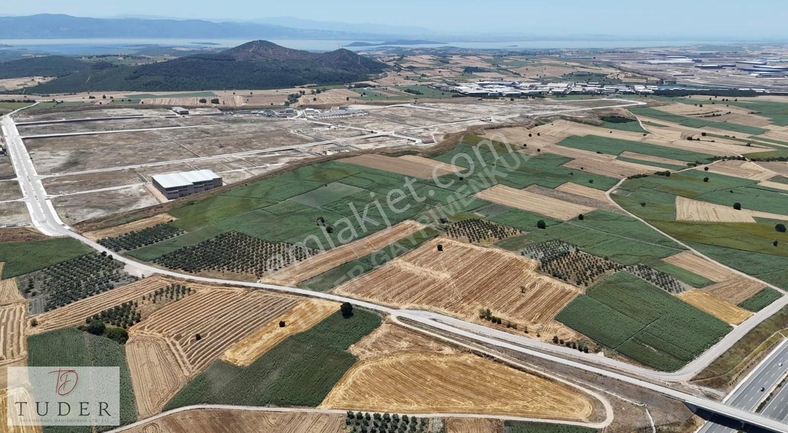 Badırgada (asfalt) Cepheli Yatırımlık Tarla Tosaba 200mt !!!! - Görsel 6