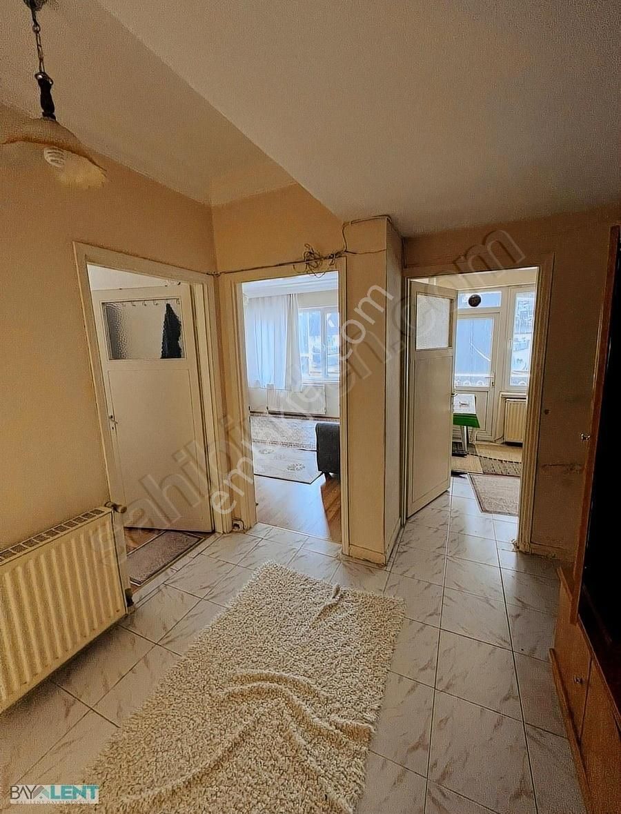 Bay-lent Emlak'tan Çarşı Merkezde Eşyalı Kiralık 2+1 Daire