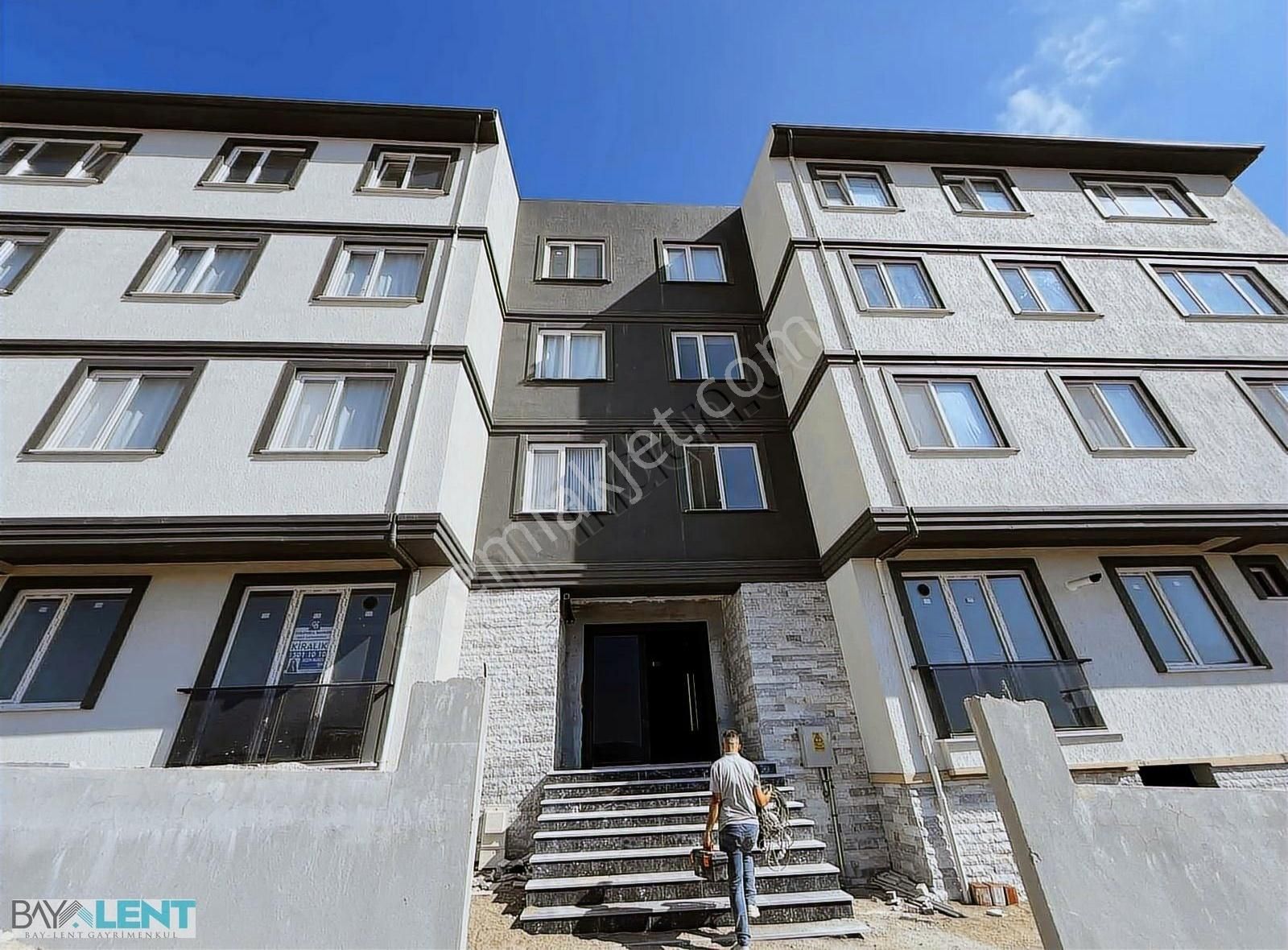 Hamdibeyde Site İçinde Sıfır Kiralık Yüksek Giriş 1+1