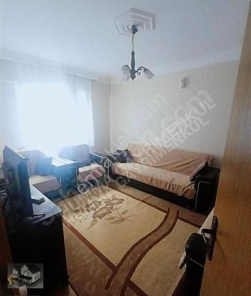 Eyüp Ramiyeni Mah Satılık Caddeye Yakın 2+1 Balkonlu 1.kat Daire