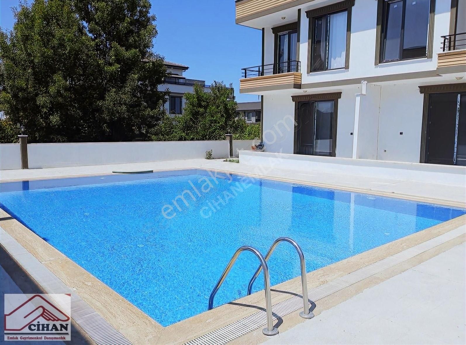 Aziziye Mah. Cadde Üzerinde Havuzlu Site İçerisinde 3+1 Tribleks - Görsel 4