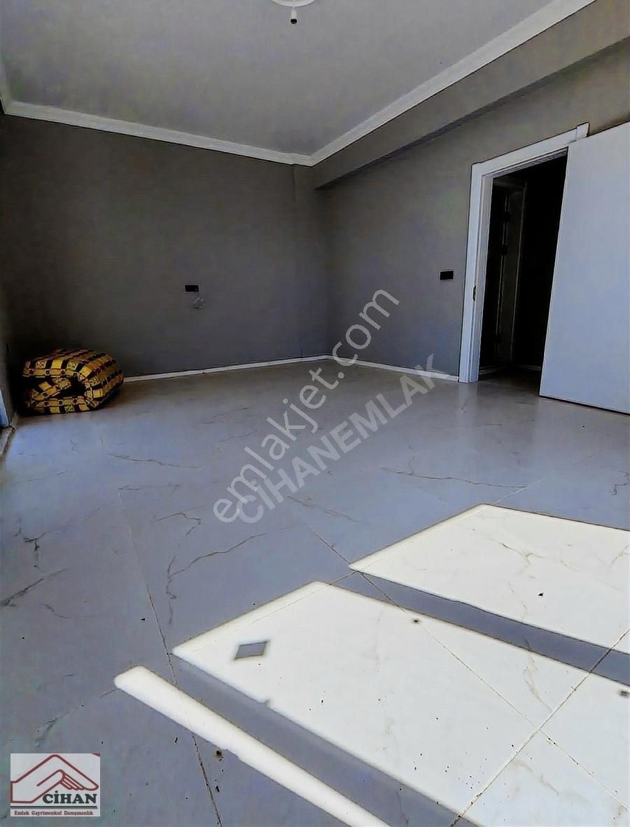 Aziziye Mah. Cadde Üzerinde Havuzlu Site İçerisinde 3+1 Tribleks - Görsel 8