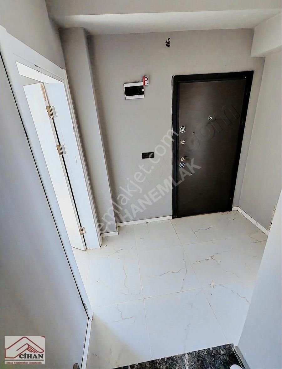 Aziziye Mah. Cadde Üzerinde Havuzlu Site İçerisinde 3+1 Tribleks - Görsel 10