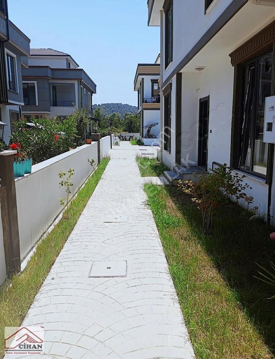 Aziziye Mah. Cadde Üzerinde Havuzlu Site İçerisinde 3+1 Tribleks - Görsel 20