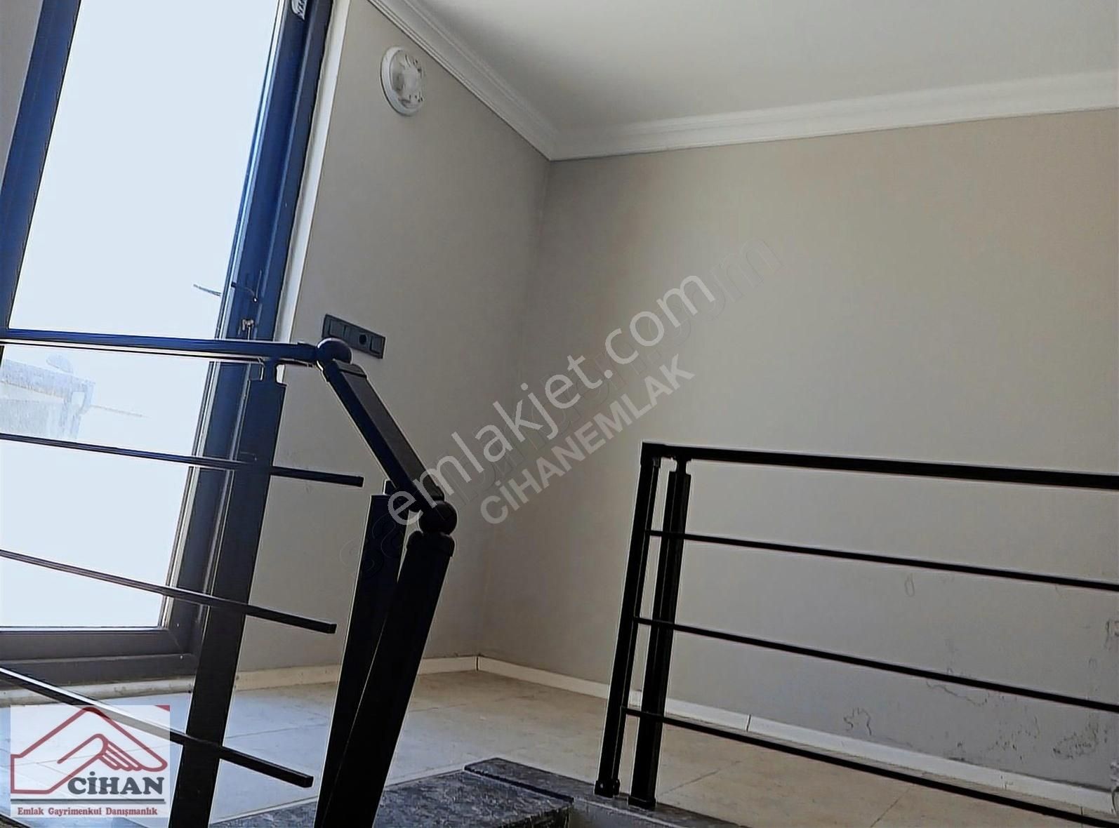 Aziziye Mah. Cadde Üzerinde Havuzlu Site İçerisinde 3+1 Tribleks - Görsel 14