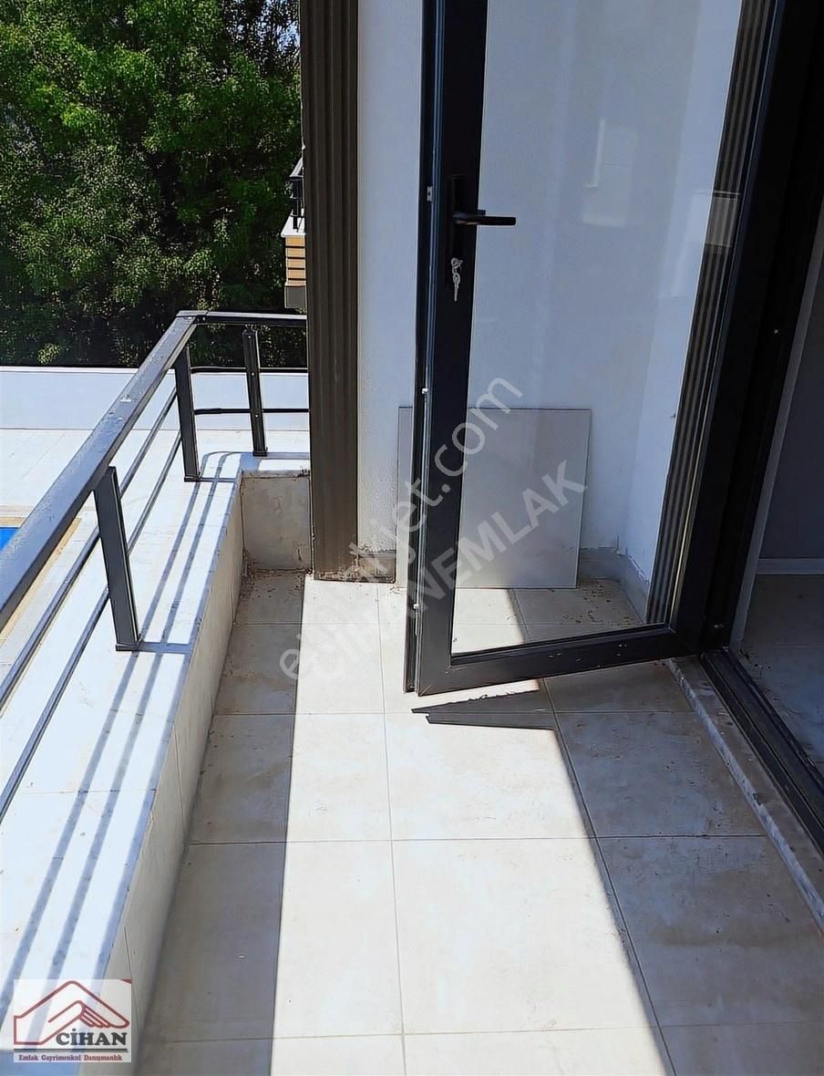 Aziziye Mah. Cadde Üzerinde Havuzlu Site İçerisinde 3+1 Tribleks - Görsel 8