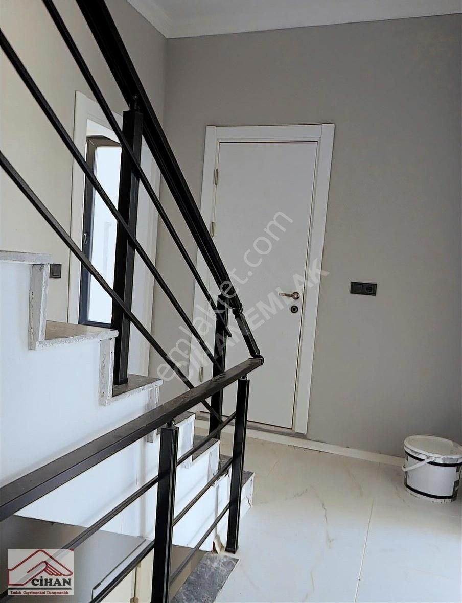 Aziziye Mah. Cadde Üzerinde Havuzlu Site İçerisinde 3+1 Tribleks - Görsel 13