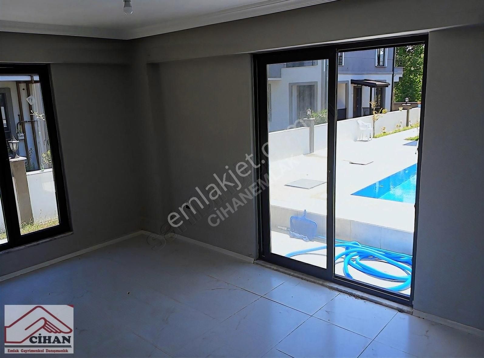 Aziziye Mah. Cadde Üzerinde Havuzlu Site İçerisinde 3+1 Tribleks - Görsel 18