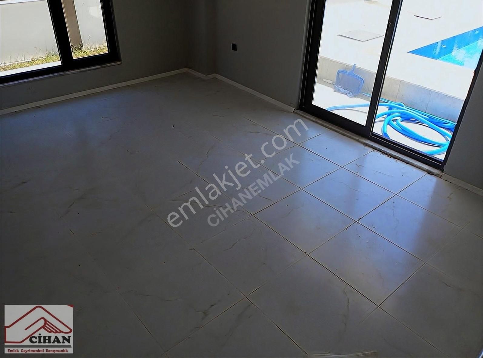 Aziziye Mah. Cadde Üzerinde Havuzlu Site İçerisinde 3+1 Tribleks - Görsel 5