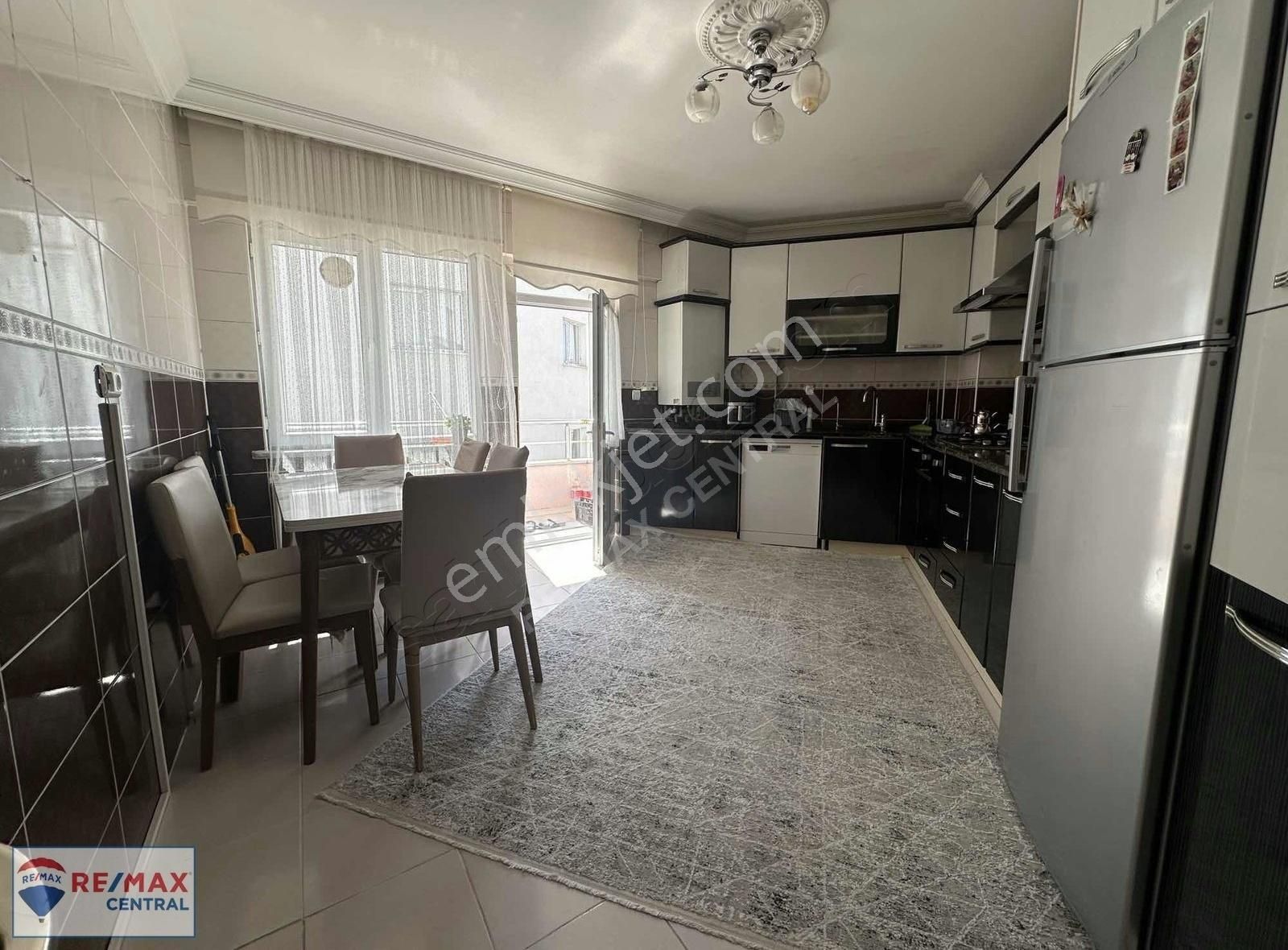 Remax Central/ Emek Mah. Gazi Lisesi Yanında 4+1 170m2 Dublex