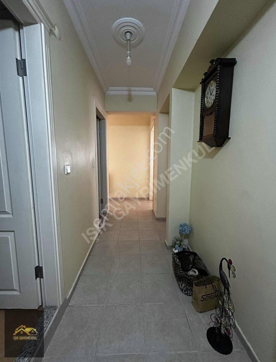 Işık Gayrimenkul'den Satılık Mükemmel Konumda Büyük 3+1 Daire - Görsel 11