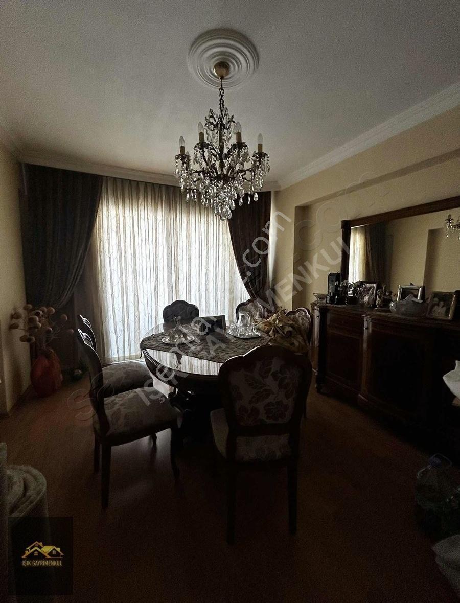 Işık Gayrimenkul'den Satılık Mükemmel Konumda Büyük 3+1 Daire - Görsel 18