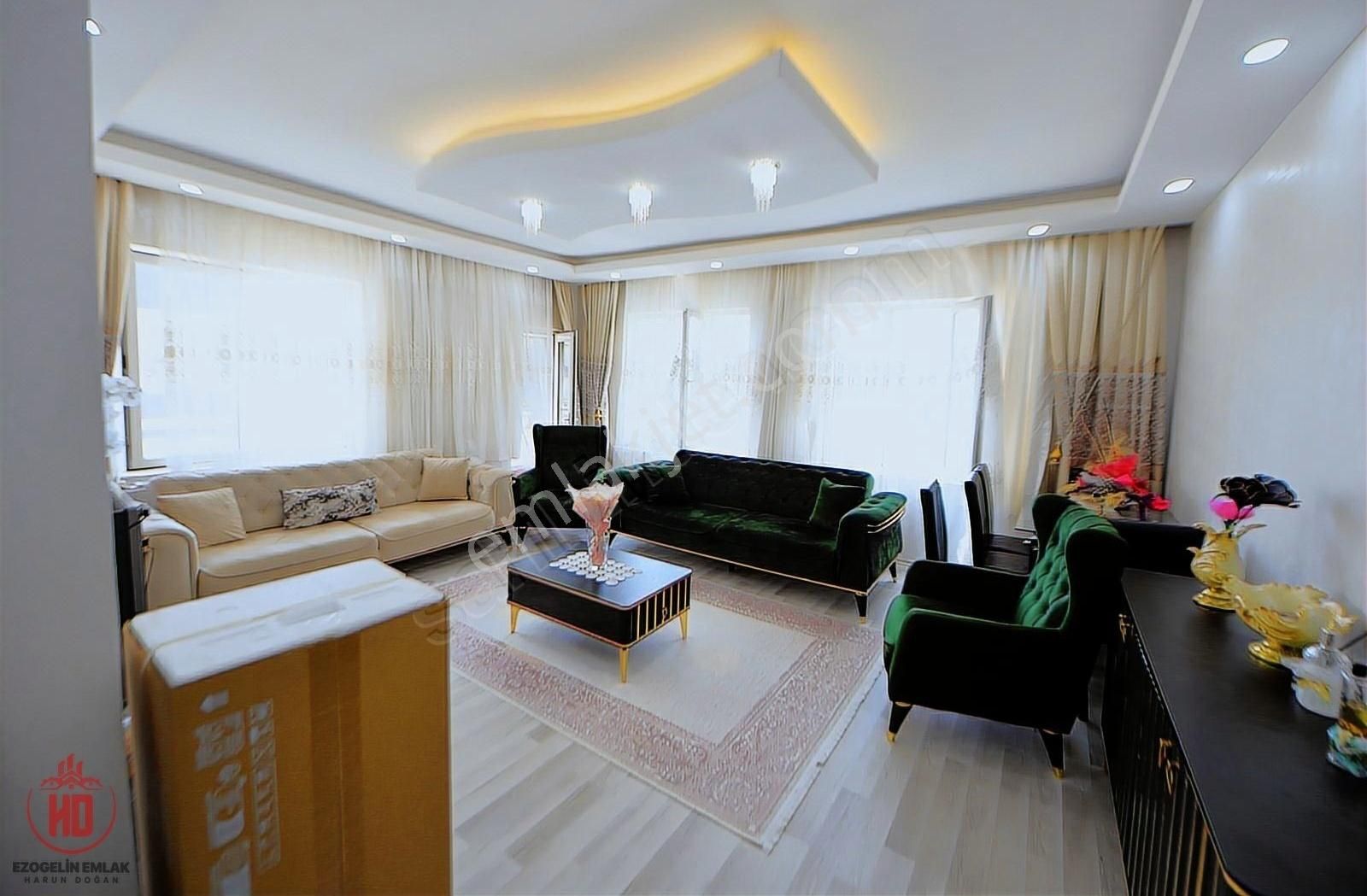Karataş'ta Merkezi Konumda Bakımlı Ara Kat 3+1 Daire!!!