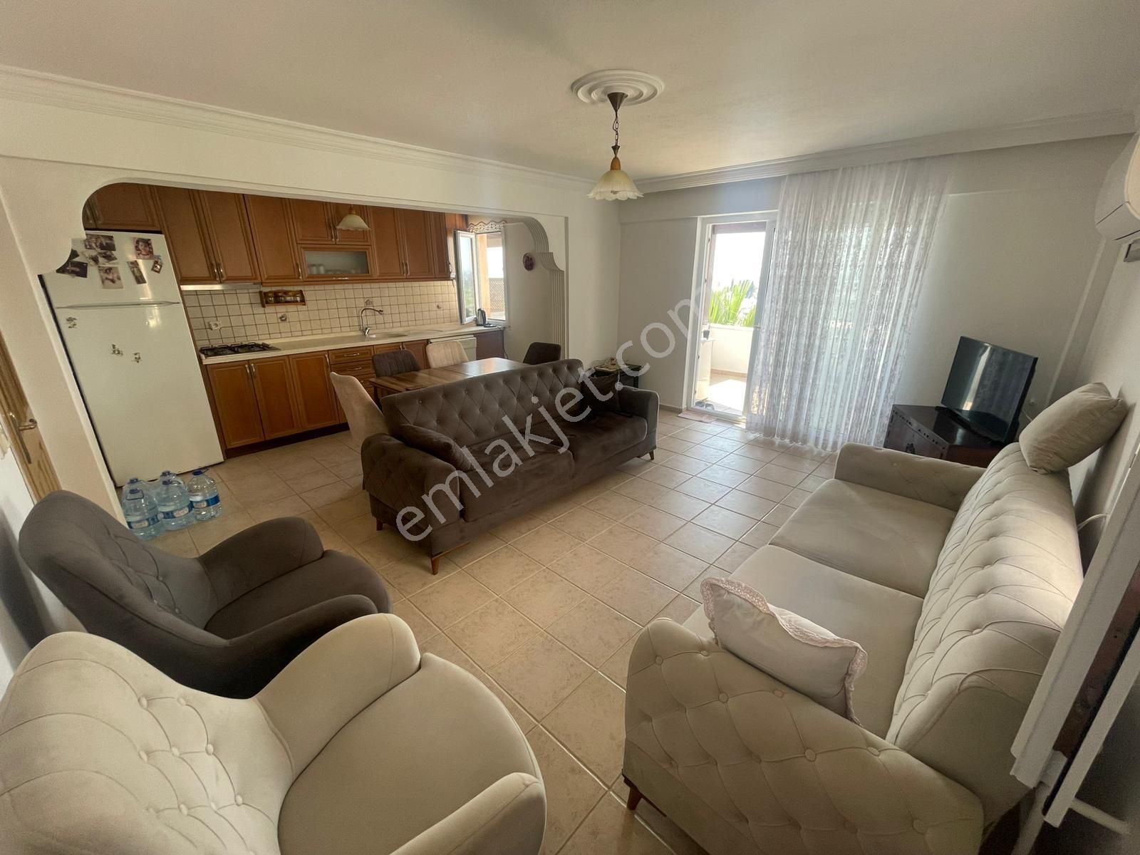 Favori'den Şehir Ve Deniz Manzaralı Üst Kat Ferah Daire 2+1