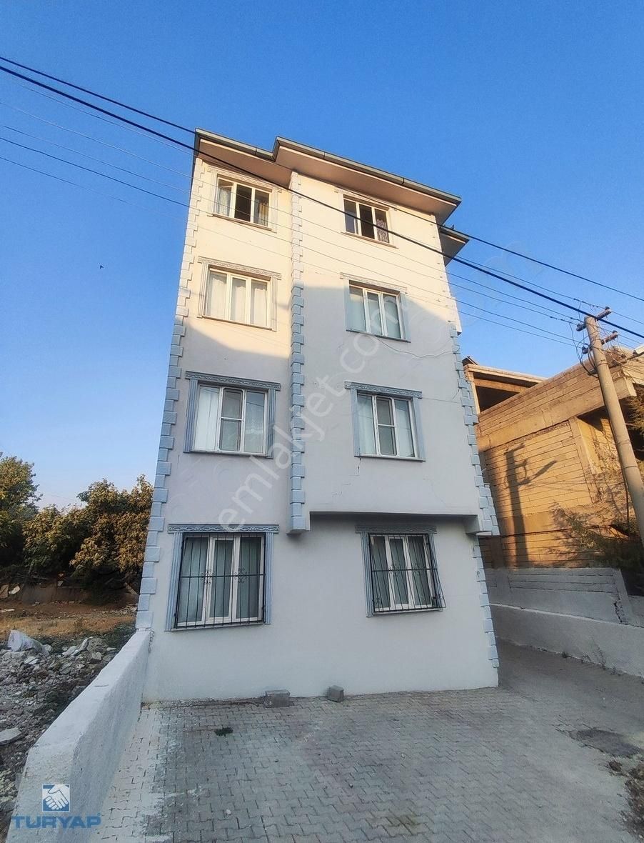 Binevler Turyaptan Arslanbey Mahallesinde Satılık 2+1