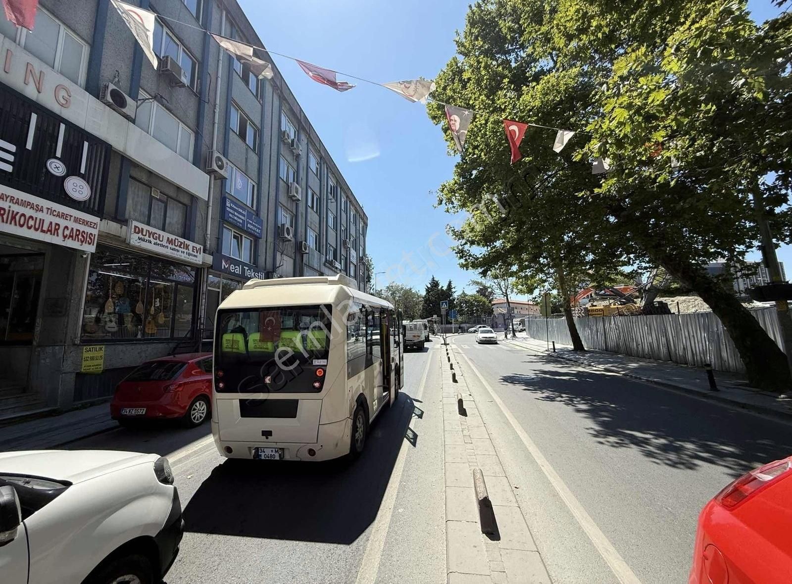 Aygün İnşaat ' Tan Yeni Metro İstasyonu Karşısı Satılık Dükkan