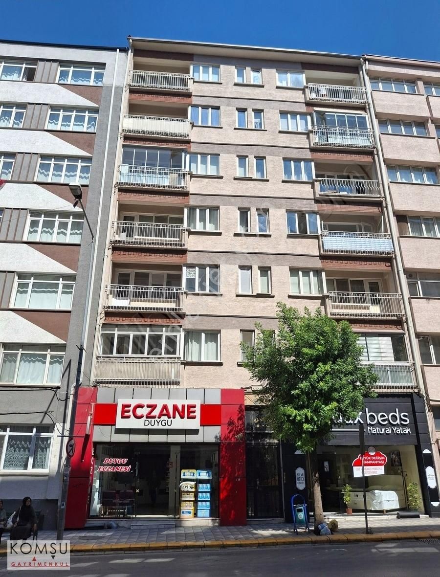 Atatürk Lisesi Karşısı Yunus Emre Caddesi Girişinde 3+1 Kiralık