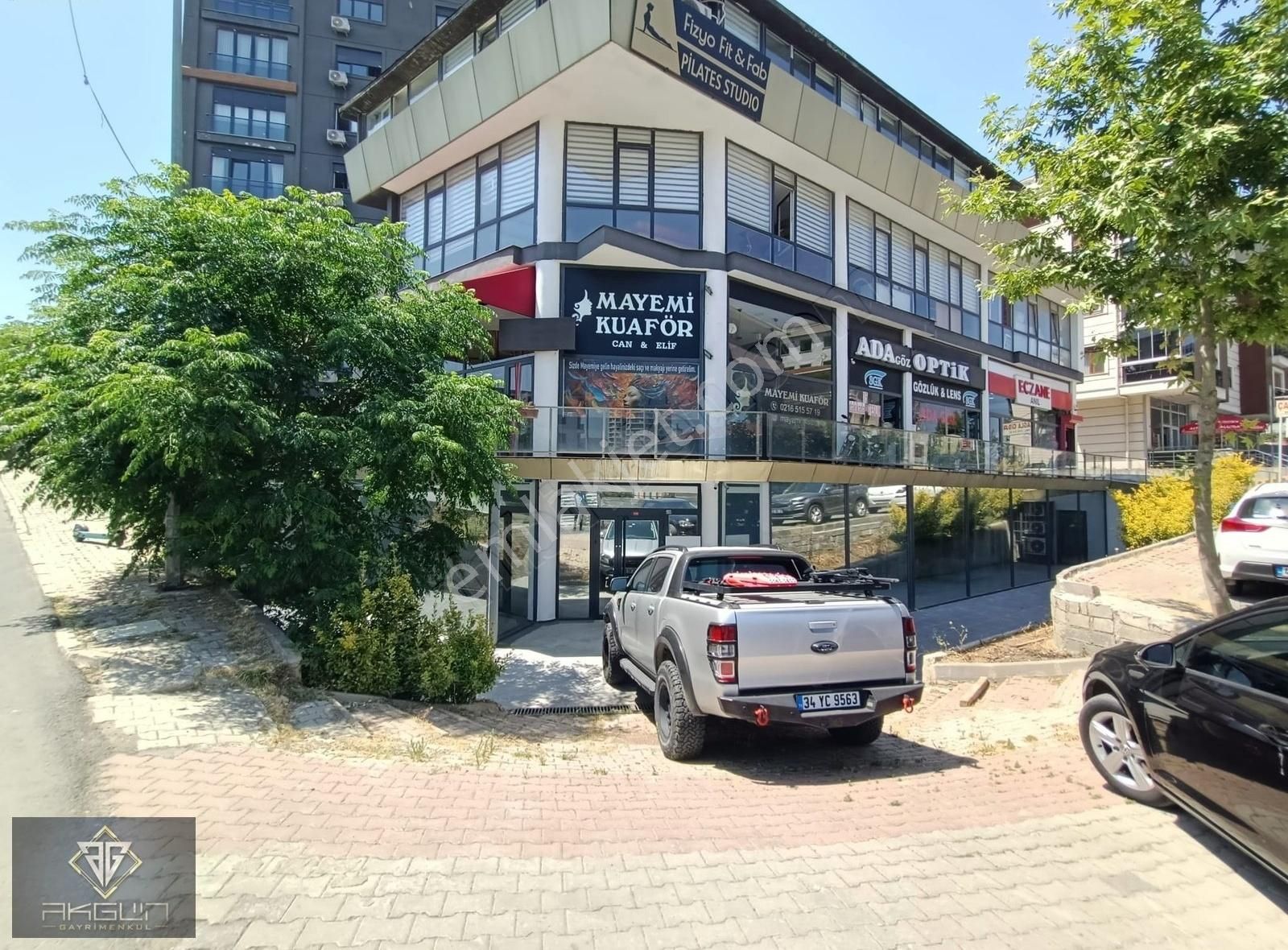 Maltepe Adatepe De Merkezi Köşe Geniş Dükkan