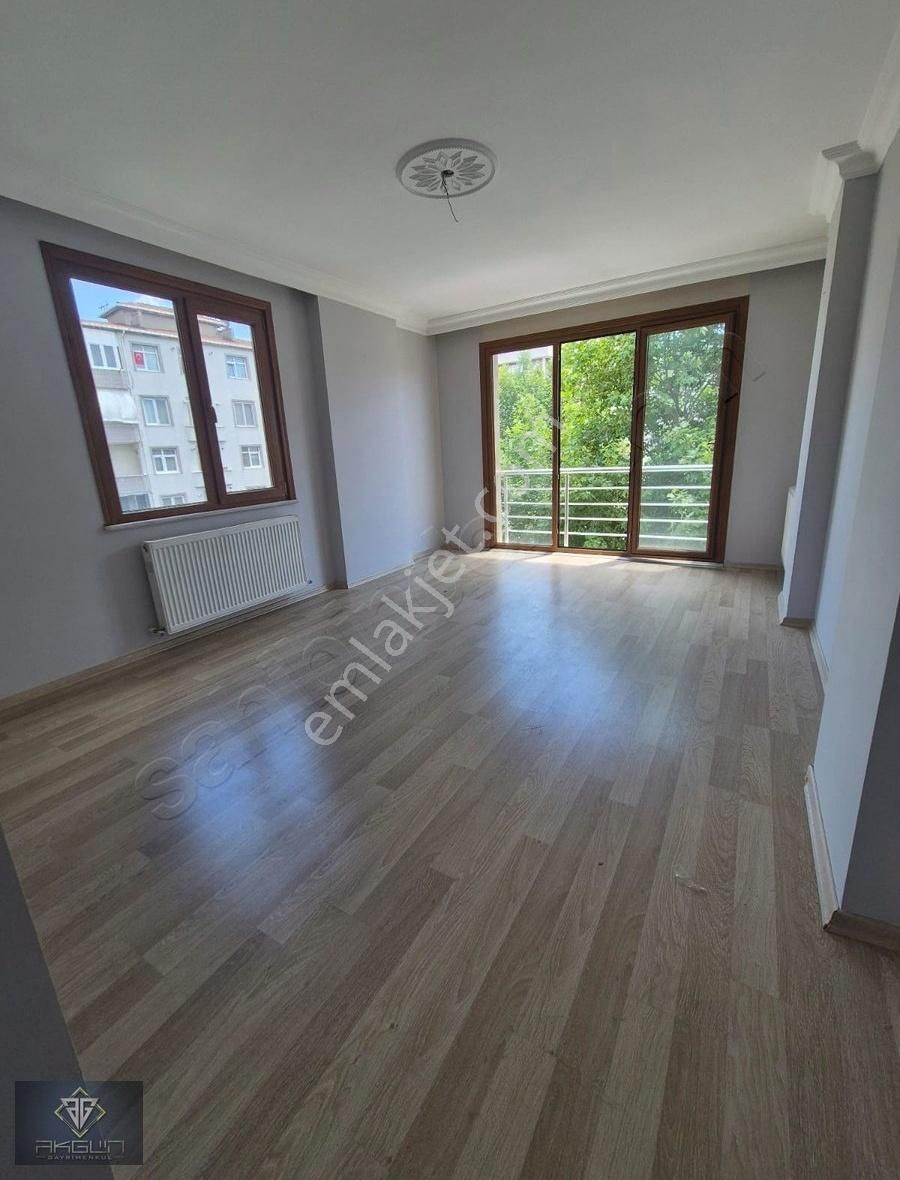 Kartal Topselvi Merkezde Arakat Geniş 3+! Daire
