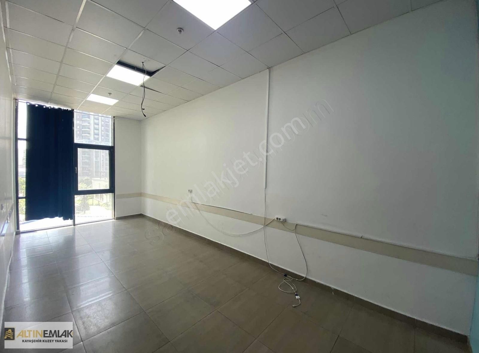 Park Mavera 1 Meydan Cephede Üst Katta Kiralık 250 M2 Dükkan - Görsel 3