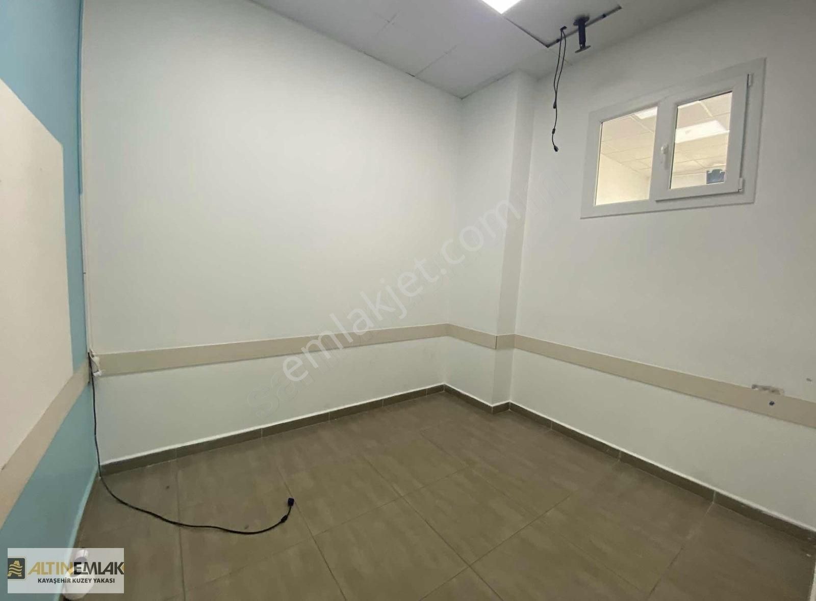 Park Mavera 1 Meydan Cephede Üst Katta Kiralık 250 M2 Dükkan - Görsel 4